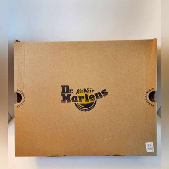 Dr. Martens Black Leather Boots for Men - Picture 2 of 16